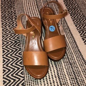 ⭐️ Brand New Mariella wedges